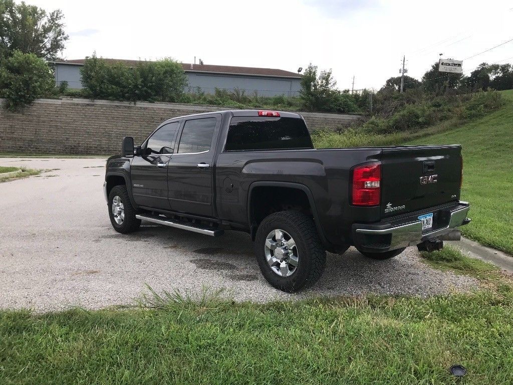 2015 GMC Sierra 2500 – excellent condition for sale